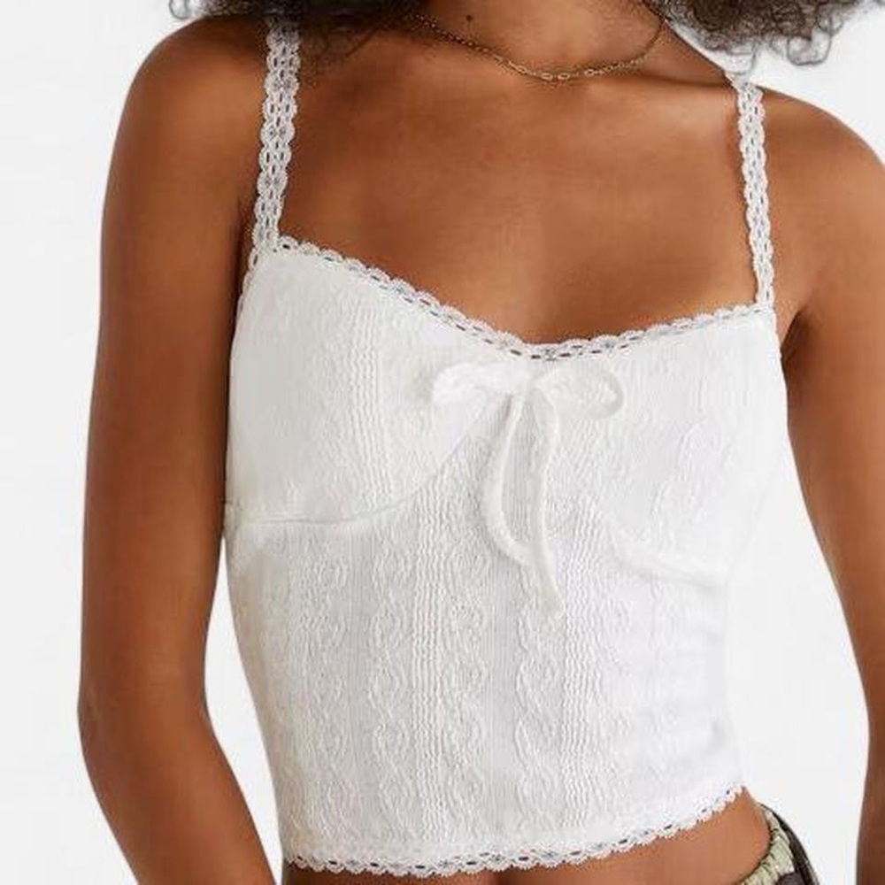 Aeropostale Textured White Cropped Lace-Trim Cami tank top with tie bow